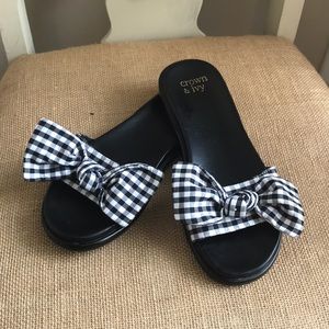 Like New Crown & Ivy Plaid Slides